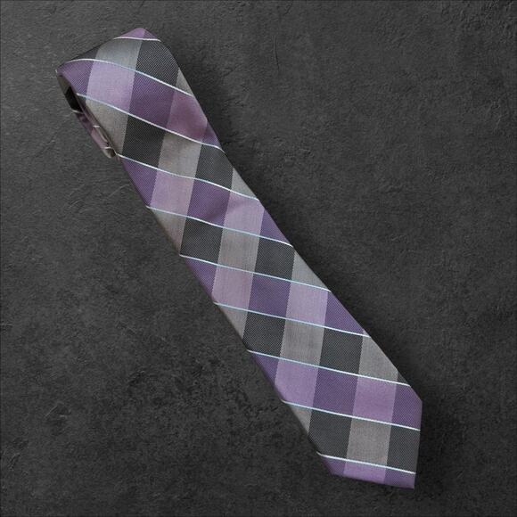Ralph Lauren CHAPS Men's Purple + Gray Plaid 100% Silk Professional Tie - Picture 1 of 3